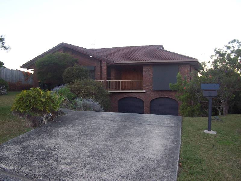 2 Katya Court, Ocean Shores NSW 2483