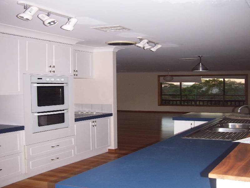 2 Katya Court, Ocean Shores NSW 2483