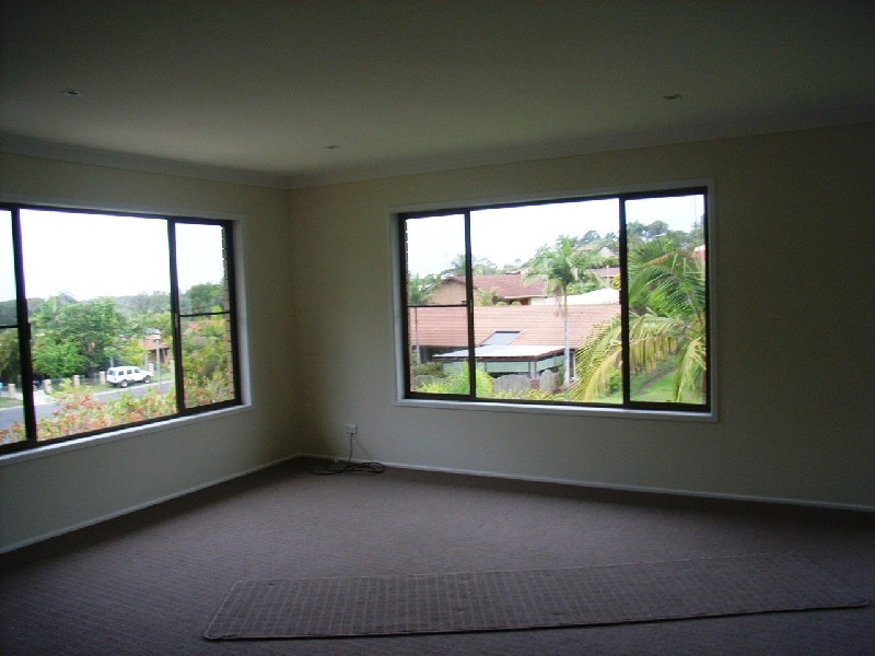 1 Kumbellin Glen, Ocean Shores NSW 2483