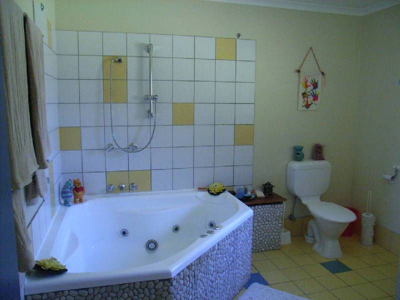 8 Matong Drive, Ocean Shores NSW 2483