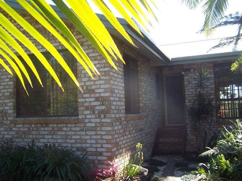 10 Nandroya Avenue, Ocean Shores NSW 2483