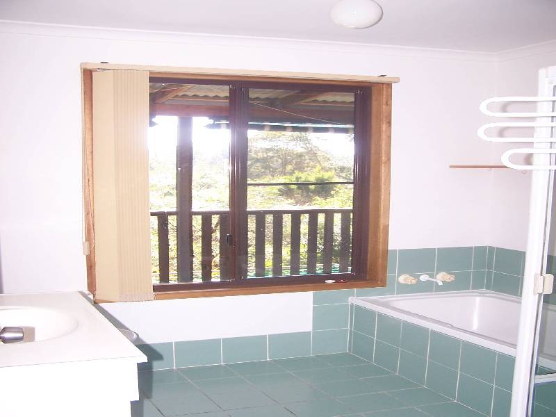 10 Nandroya Avenue, Ocean Shores NSW 2483