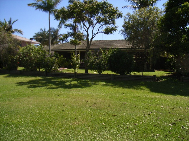 10 Terrara Court, Ocean Shores NSW 2483