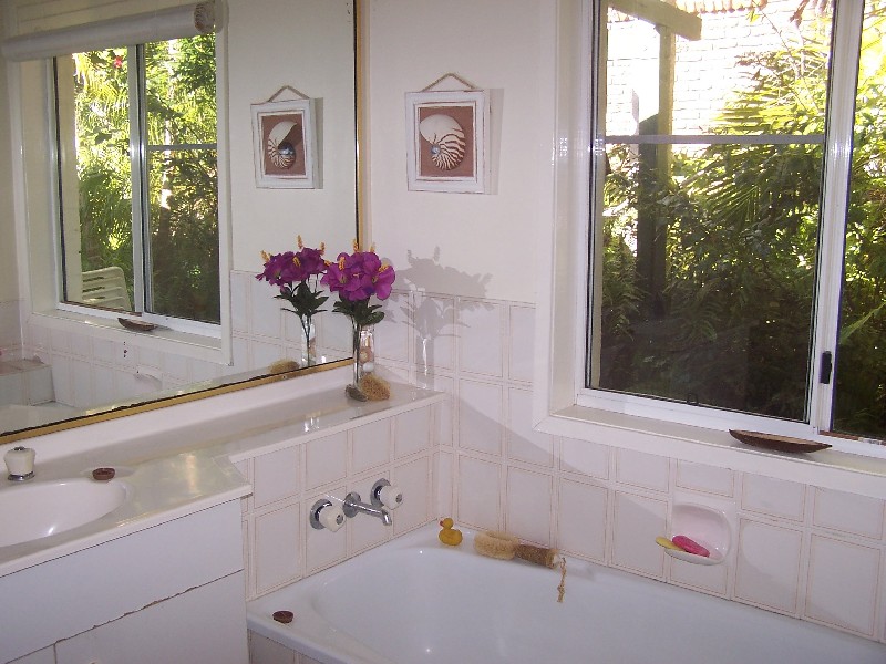 23 Wirree Drive, Ocean Shores NSW 2483
