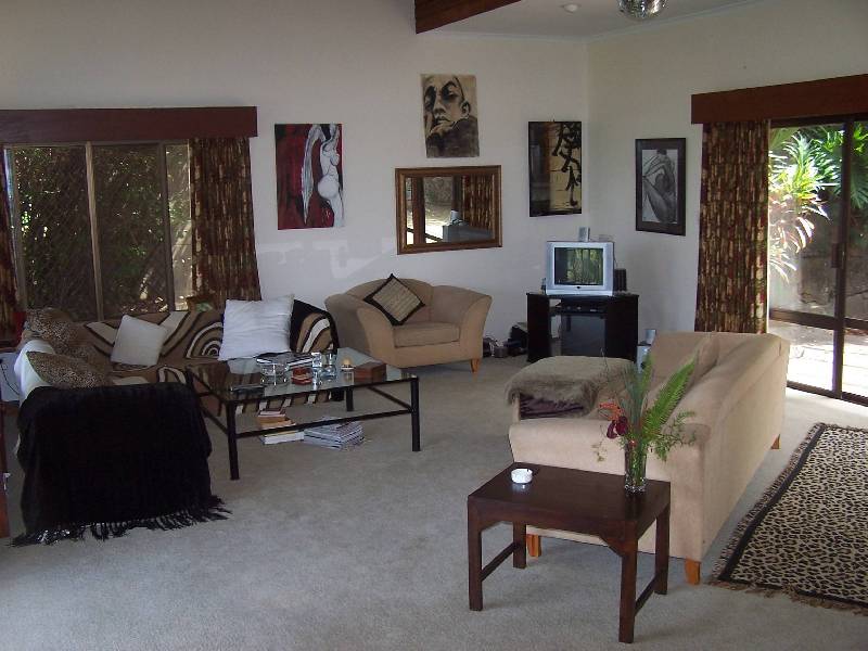 4 Yackatoon Court, Ocean Shores NSW 2483