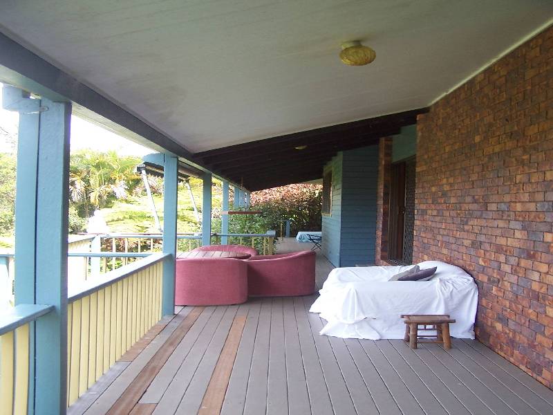 4 Yackatoon Court, Ocean Shores NSW 2483