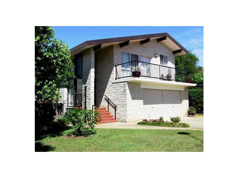 9 Yackatoon Court, Ocean Shores NSW 2483