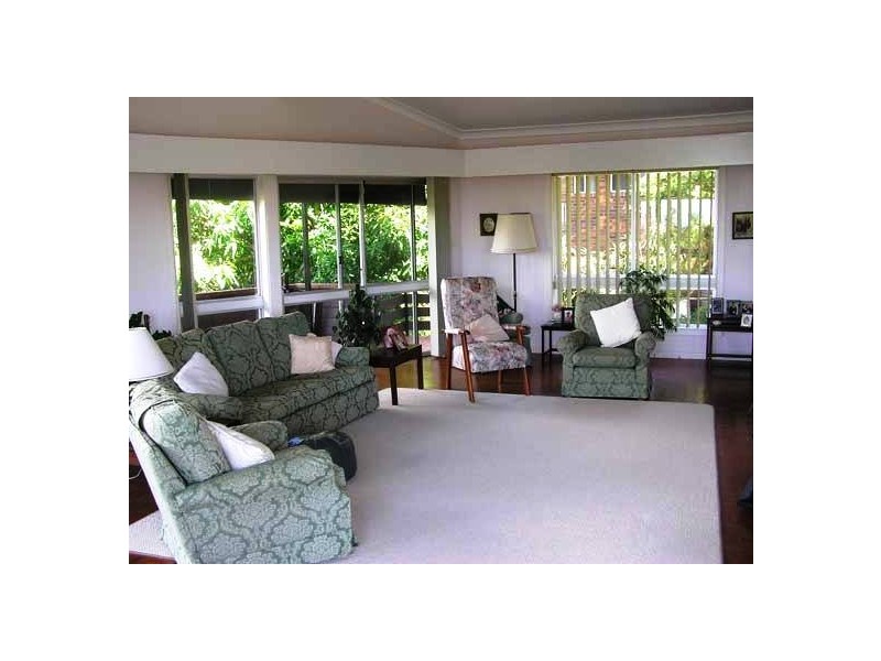 9 Yackatoon Court, Ocean Shores NSW 2483