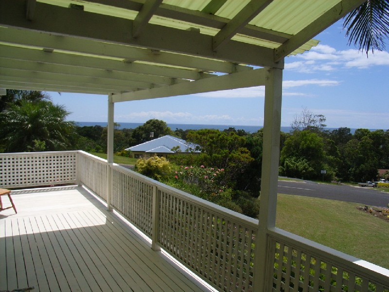 9 Yengarie Way, Ocean Shores NSW 2483