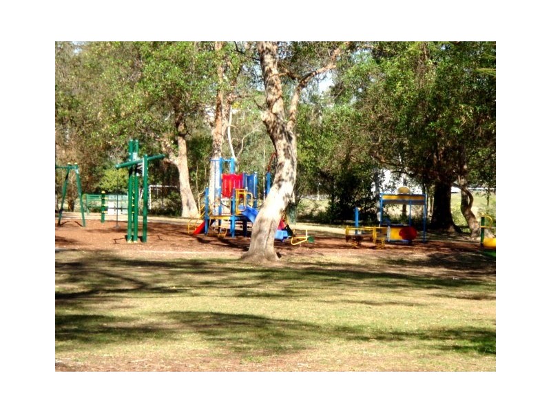 11 Lilley Road, Bardon QLD 4065