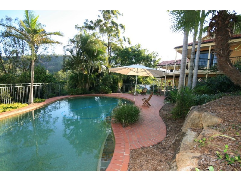 16 Glasgow Street, Ashgrove QLD 4060