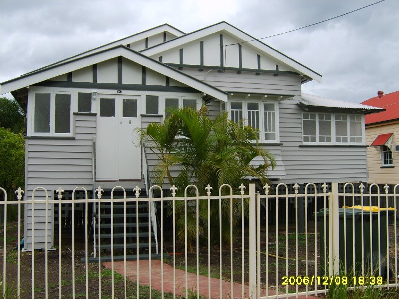 14 Holmesbrook St, Ashgrove QLD 4060