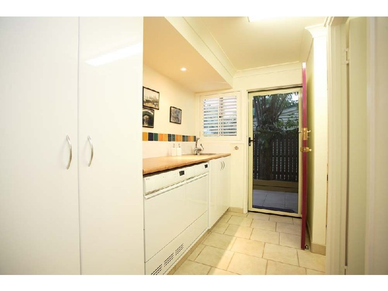 18 Barkala St, The Gap QLD 4061