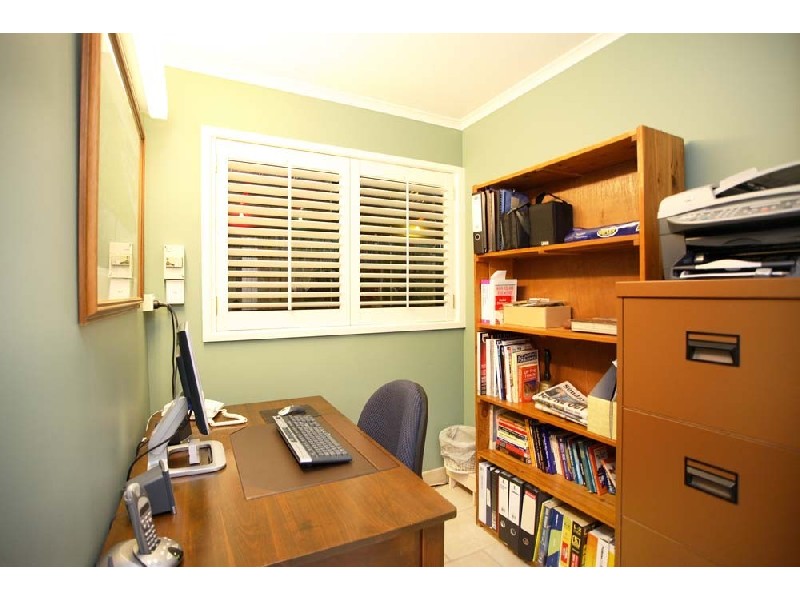 18 Barkala St, The Gap QLD 4061