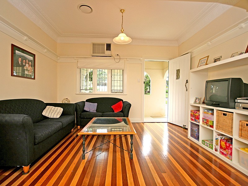 26 Banool St, Ashgrove QLD 4060