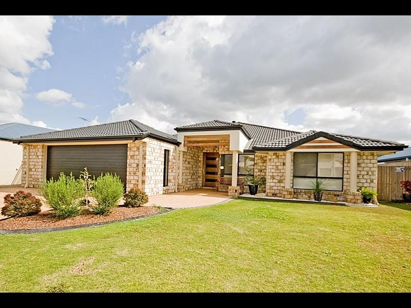 21 The Avenue, Windaroo QLD 4207