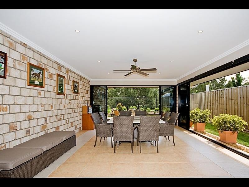 21 The Avenue, Windaroo QLD 4207