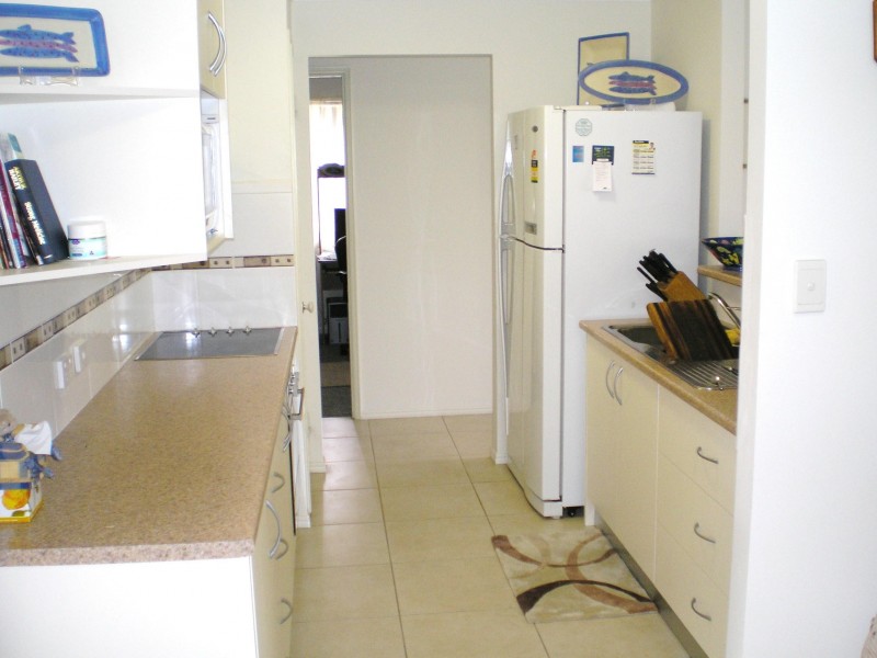5 Kings Row, Edens Landing QLD 4207