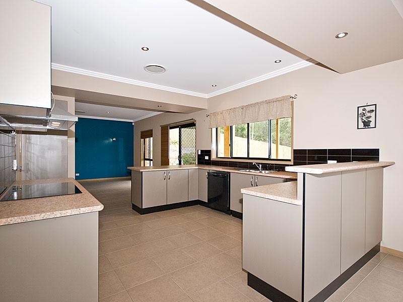 Mount Warren Park QLD 4207