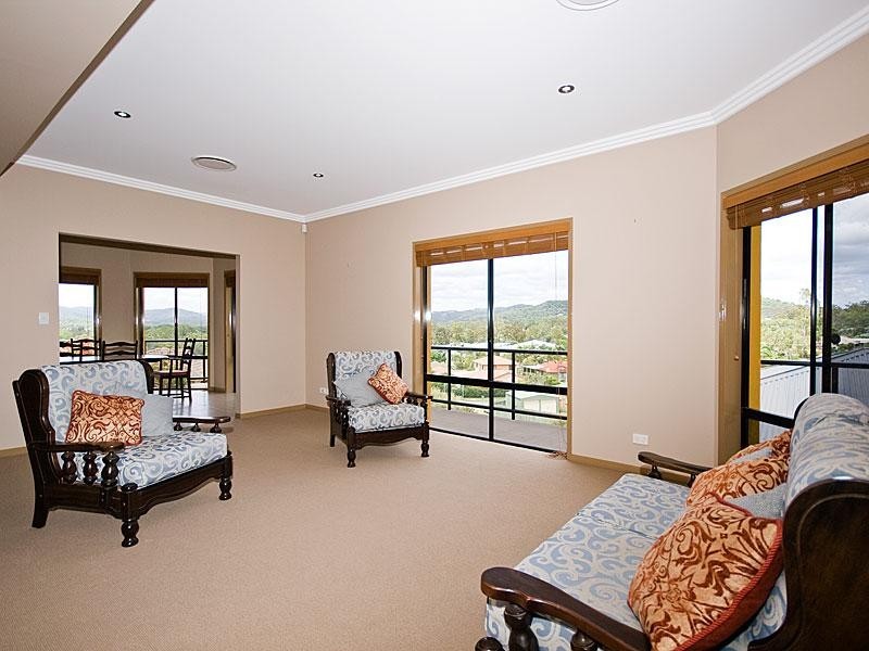 Mount Warren Park QLD 4207