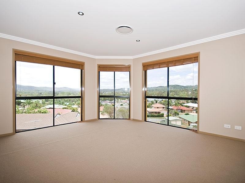 Mount Warren Park QLD 4207