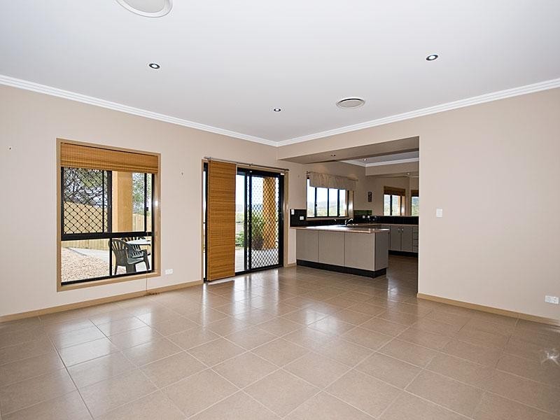 Mount Warren Park QLD 4207