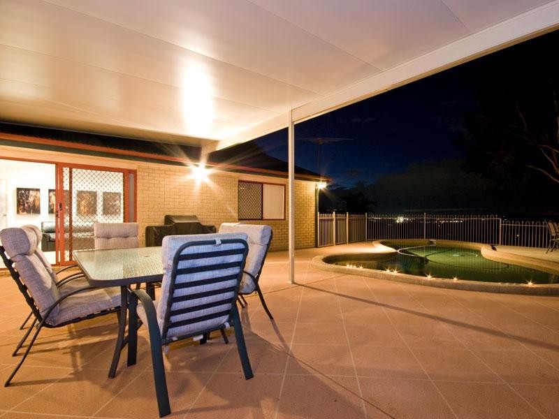 28 Hillside Cr, Edens Landing QLD 4207