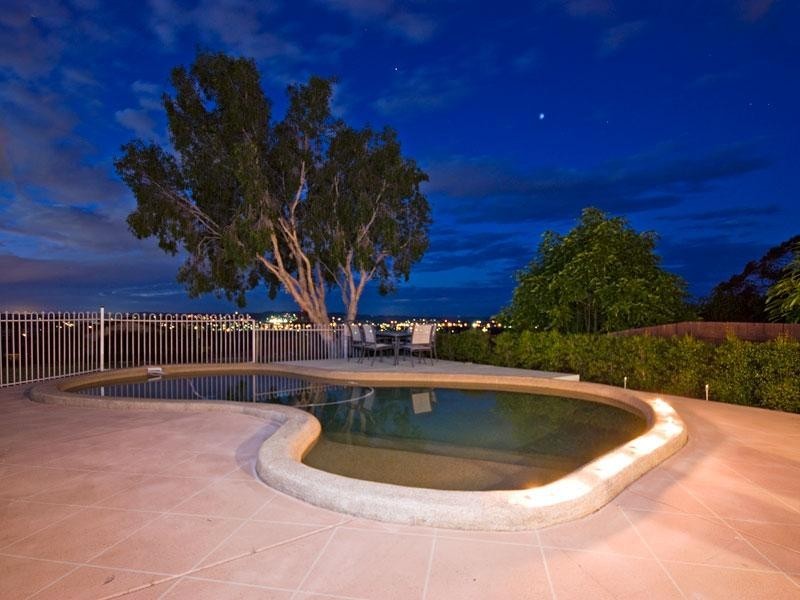 28 Hillside Cr, Edens Landing QLD 4207