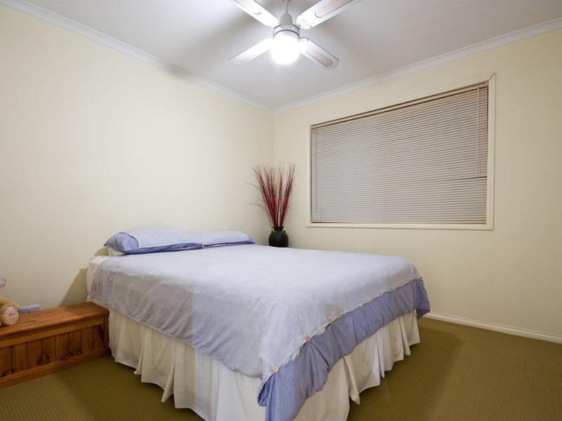28 Hillside Cr, Edens Landing QLD 4207