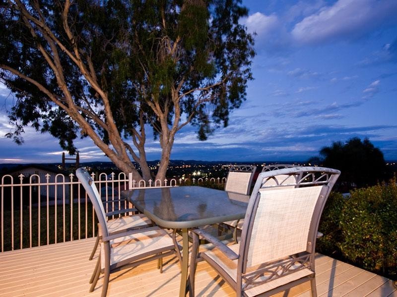 28 Hillside Cr, Edens Landing QLD 4207