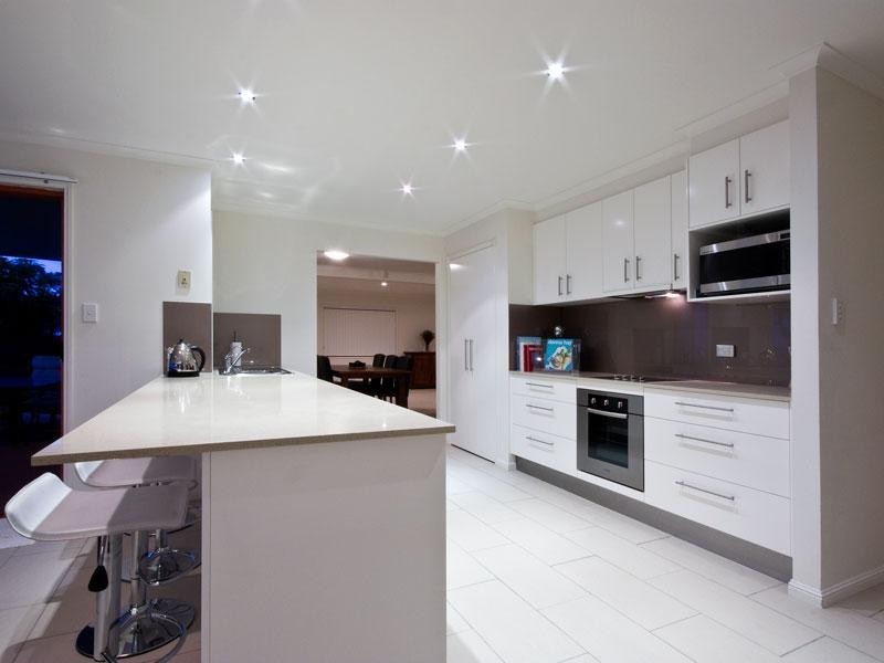 28 Hillside Cr, Edens Landing QLD 4207