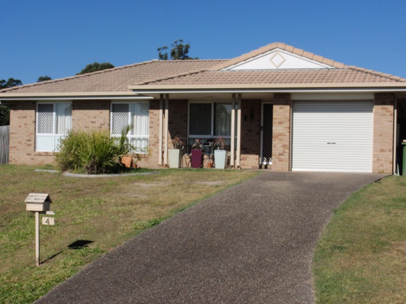 4 Dendy Pl, Edens Landing QLD 4207
