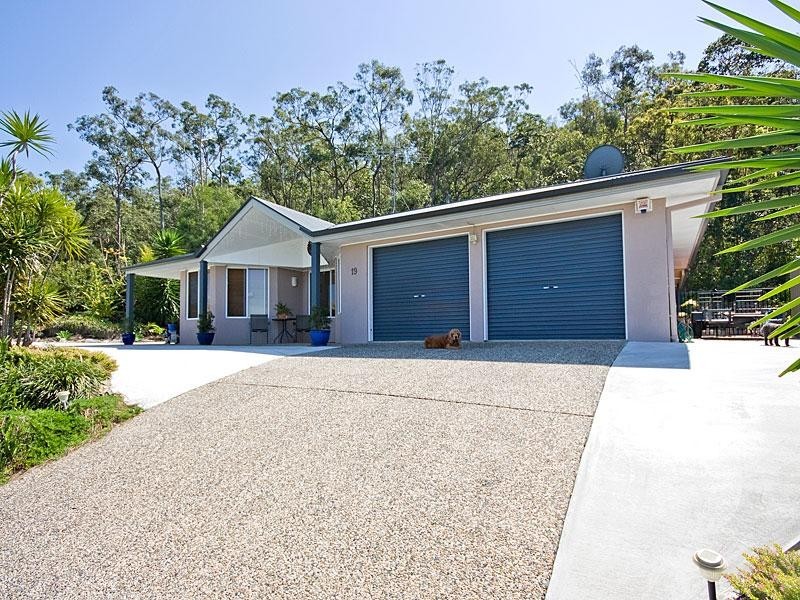 19 Trevina Cr, Mount Warren Park QLD 4207