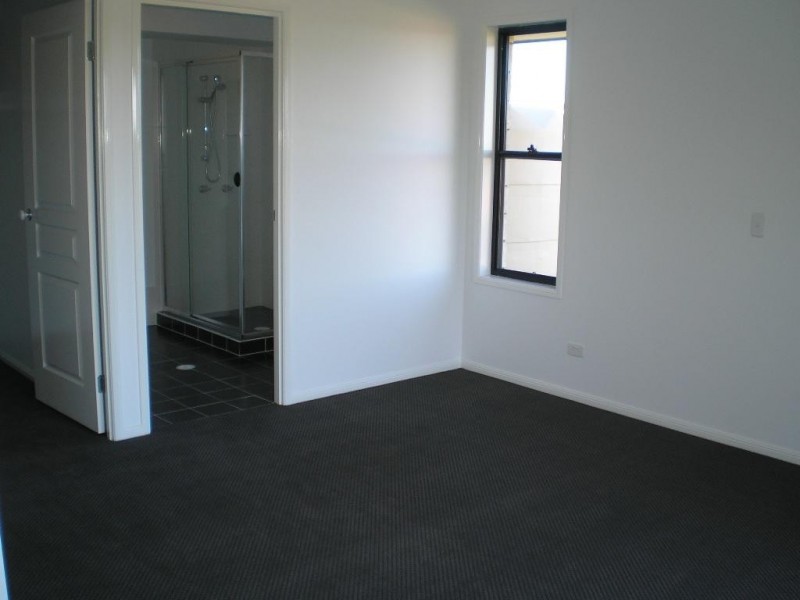 Edens Landing QLD 4207