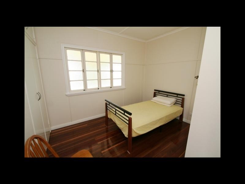 11 CHARLES STREET, Beenleigh QLD 4207