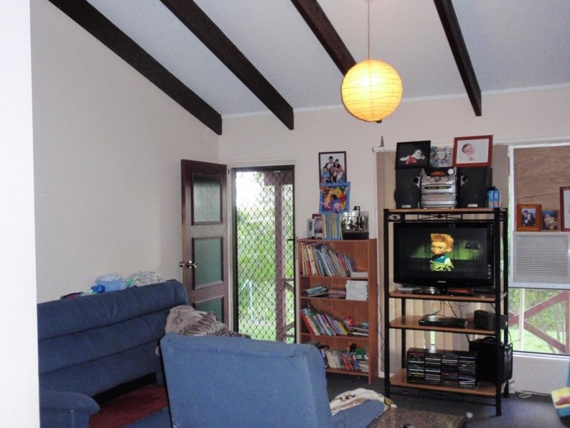166 Holmview Rd, Holmview QLD 4207