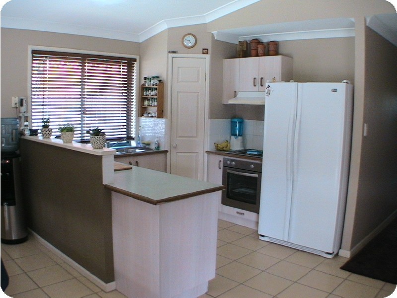 4 Dunbarton Lane, Bethania QLD 4205