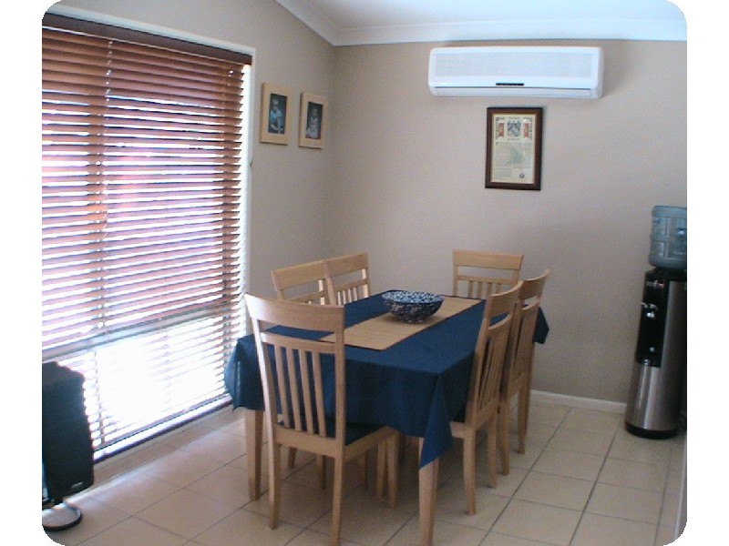 4 Dunbarton Lane, Bethania QLD 4205