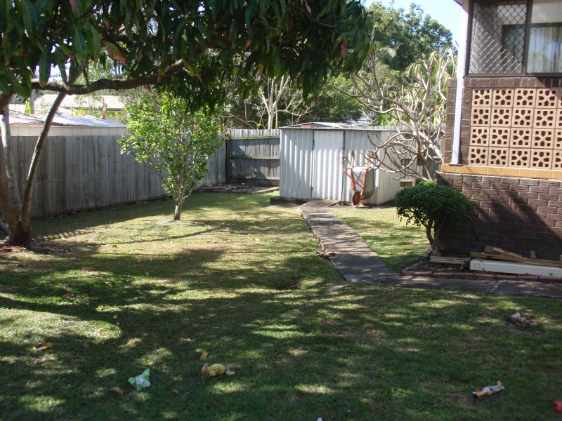 9 Rochester Dr, Mount Warren Park QLD 4207