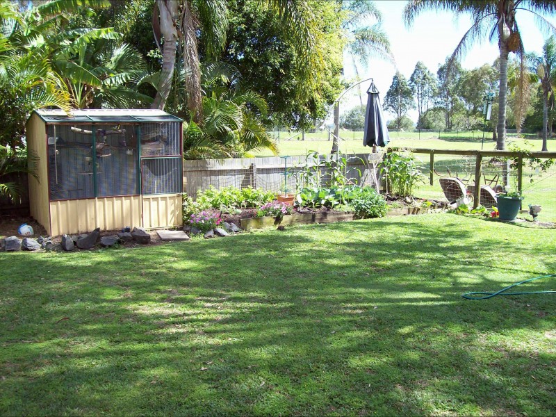 20 River Rd, Alberton QLD 4207