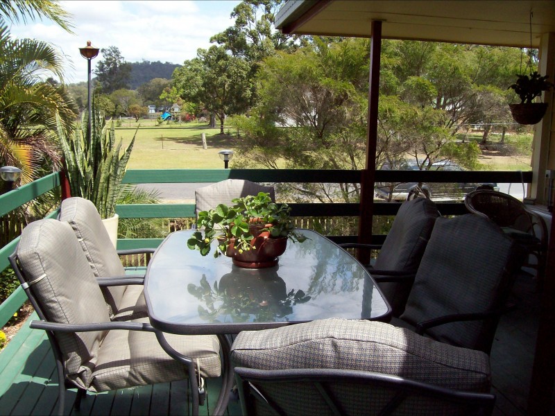 20 River Rd, Alberton QLD 4207