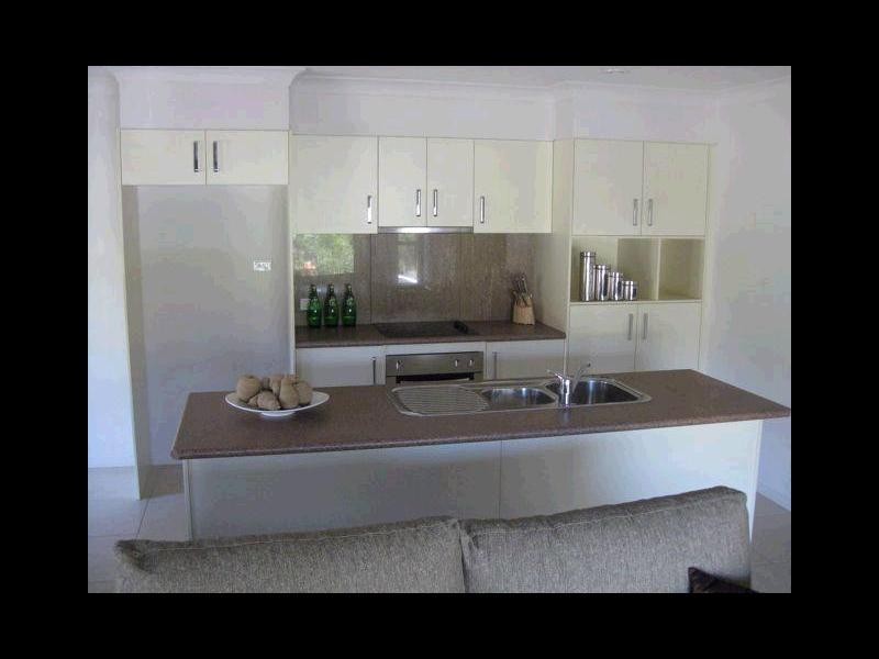 2 Stoneleigh Wy, Holmview QLD 4207