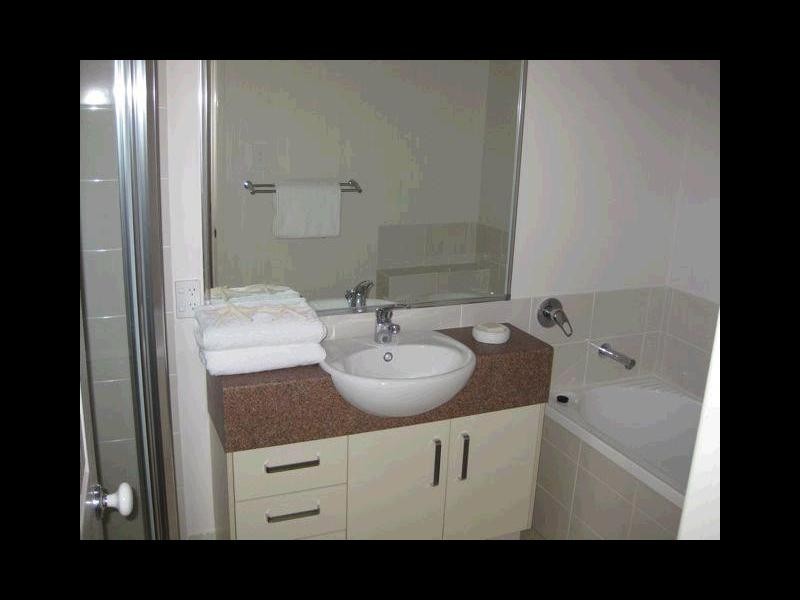 2 Stoneleigh Wy, Holmview QLD 4207