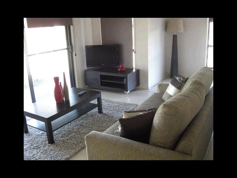 2 Stoneleigh Wy, Holmview QLD 4207