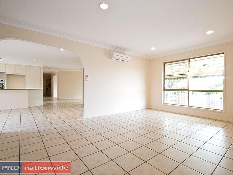 Mount Warren Park QLD 4207