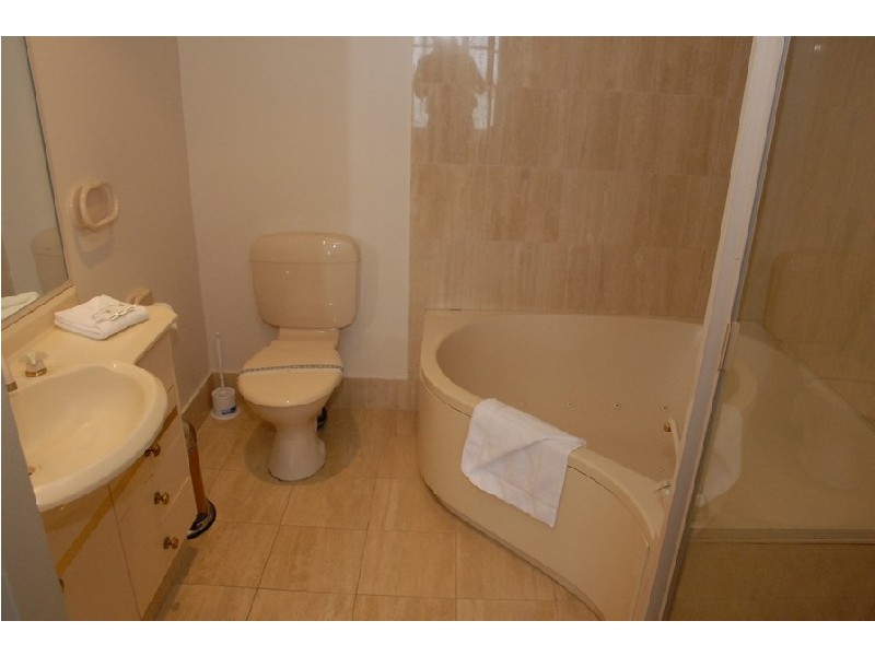 23 B “2nd Avenue Apartments” 3 Second Avenue , Burleigh Heads QLD 4220