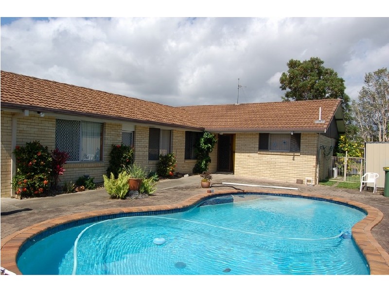 182 Acanthus Ave, Burleigh Waters QLD 4220
