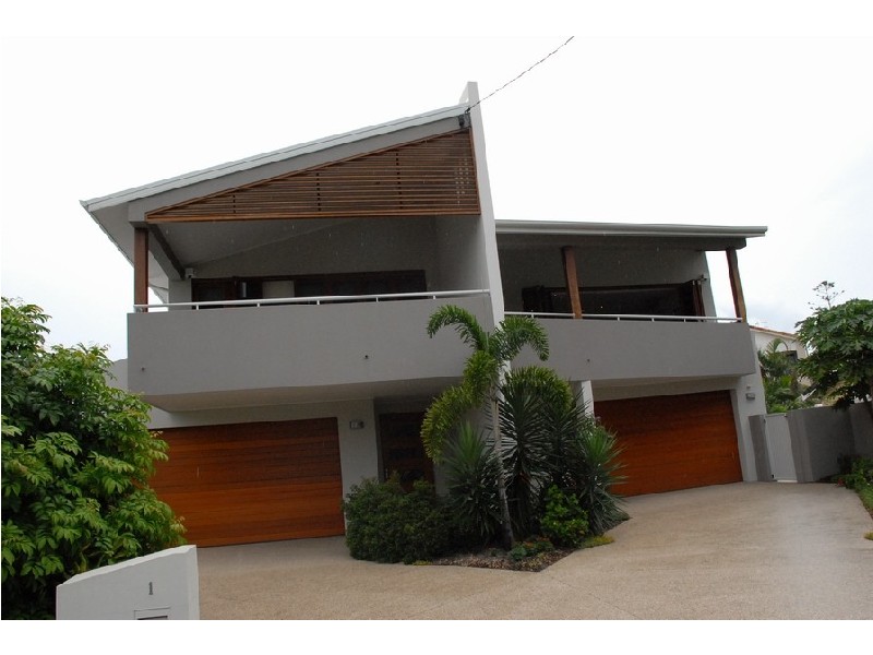 2/8 Acanthus Avenue , Burleigh Heads QLD 4220