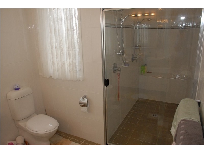 2/8 Acanthus Avenue , Burleigh Heads QLD 4220