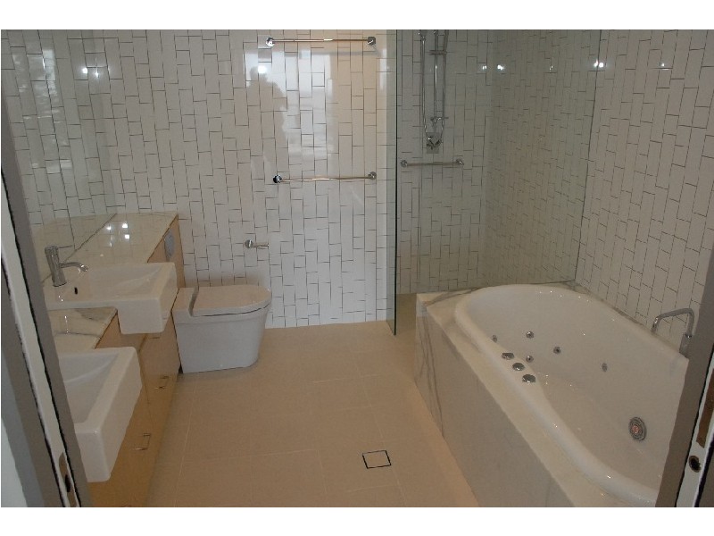 1062 “Ambience” 2 The Esplanade, Burleigh Heads QLD 4220